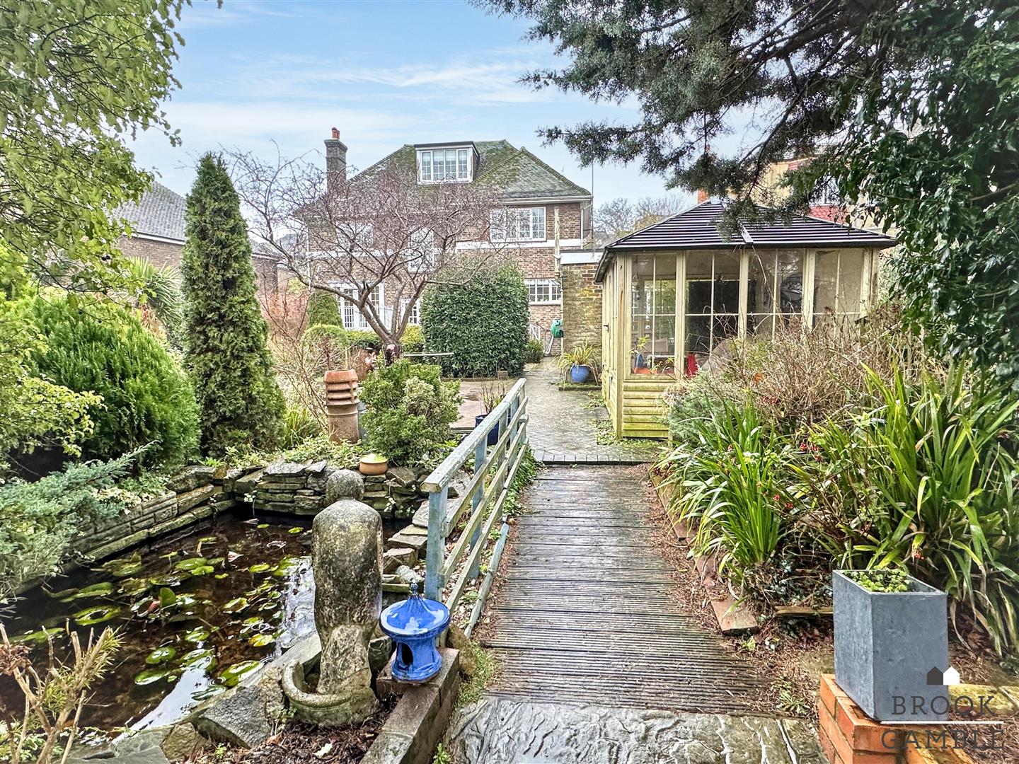 4 Bedroom House - Detached. Le Brun Road in Eastbourne, 3